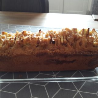 Homemade cake with Tarn et Garonne apples